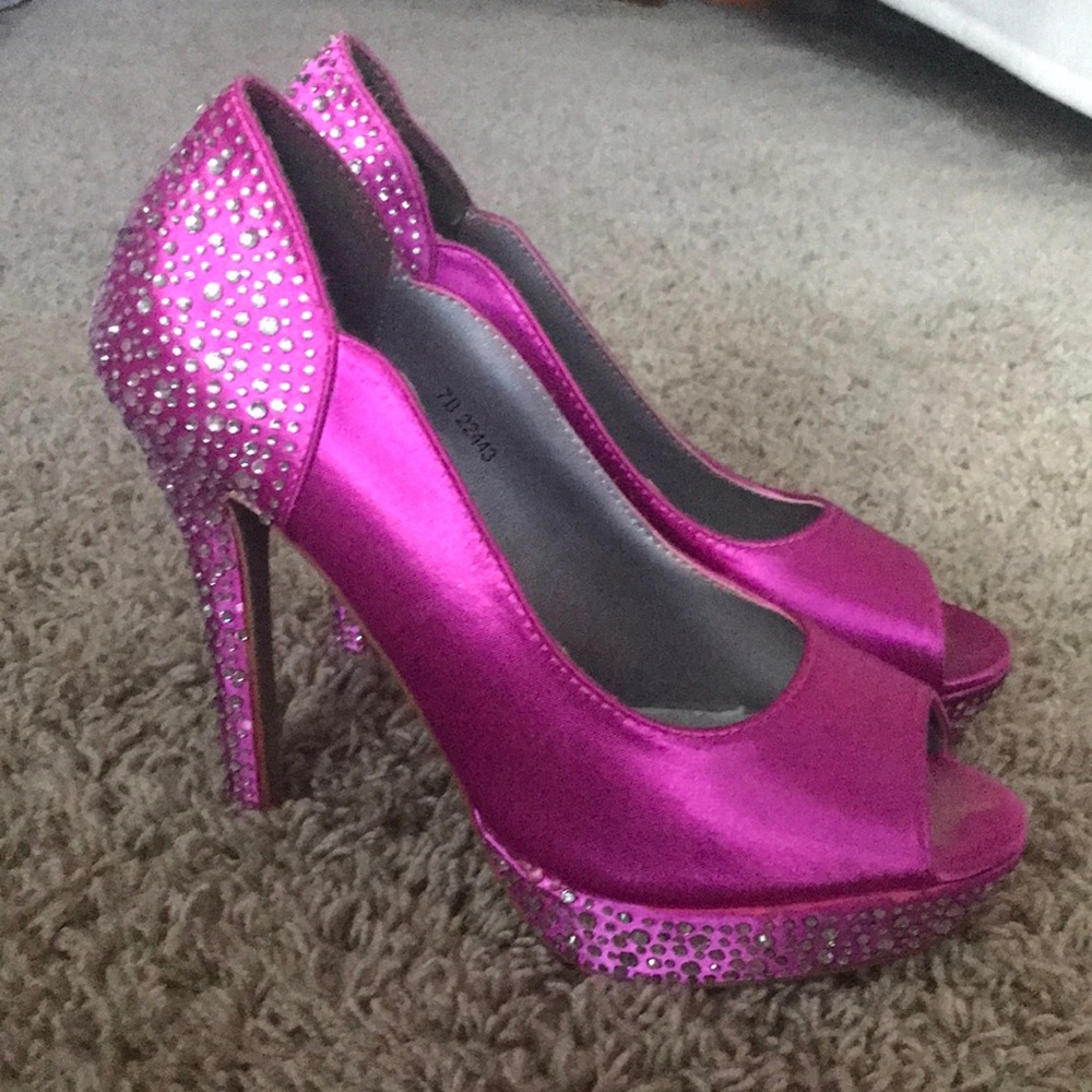 Like New! Pink Dyeables